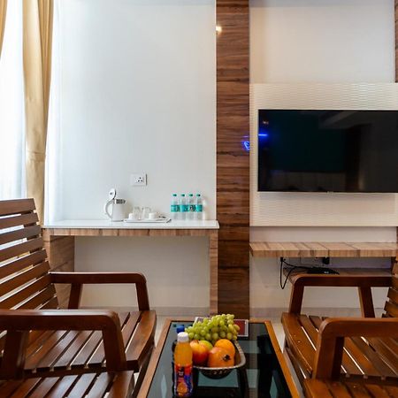 Готель Sree Bharat Residency Alandurai Екстер'єр фото