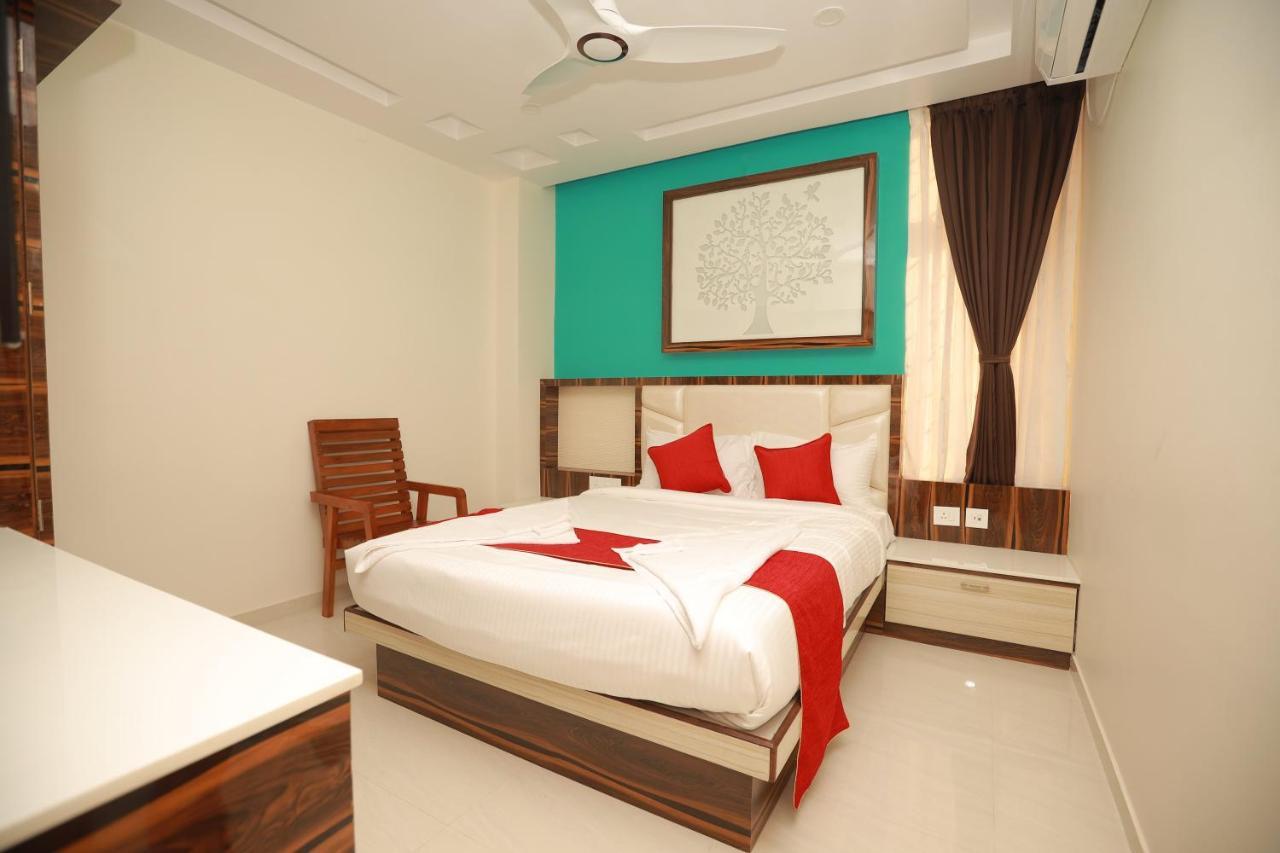 Готель Sree Bharat Residency Alandurai Екстер'єр фото