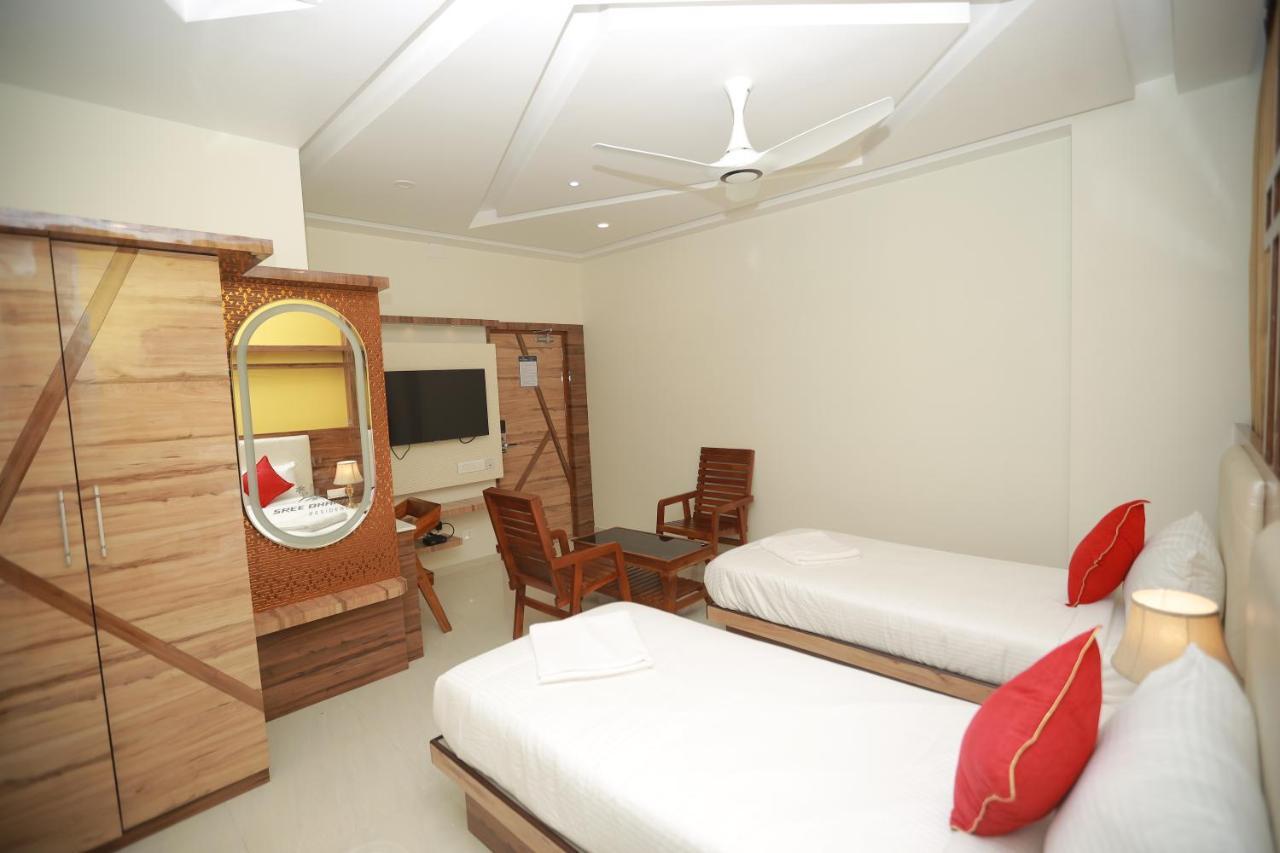Готель Sree Bharat Residency Alandurai Екстер'єр фото