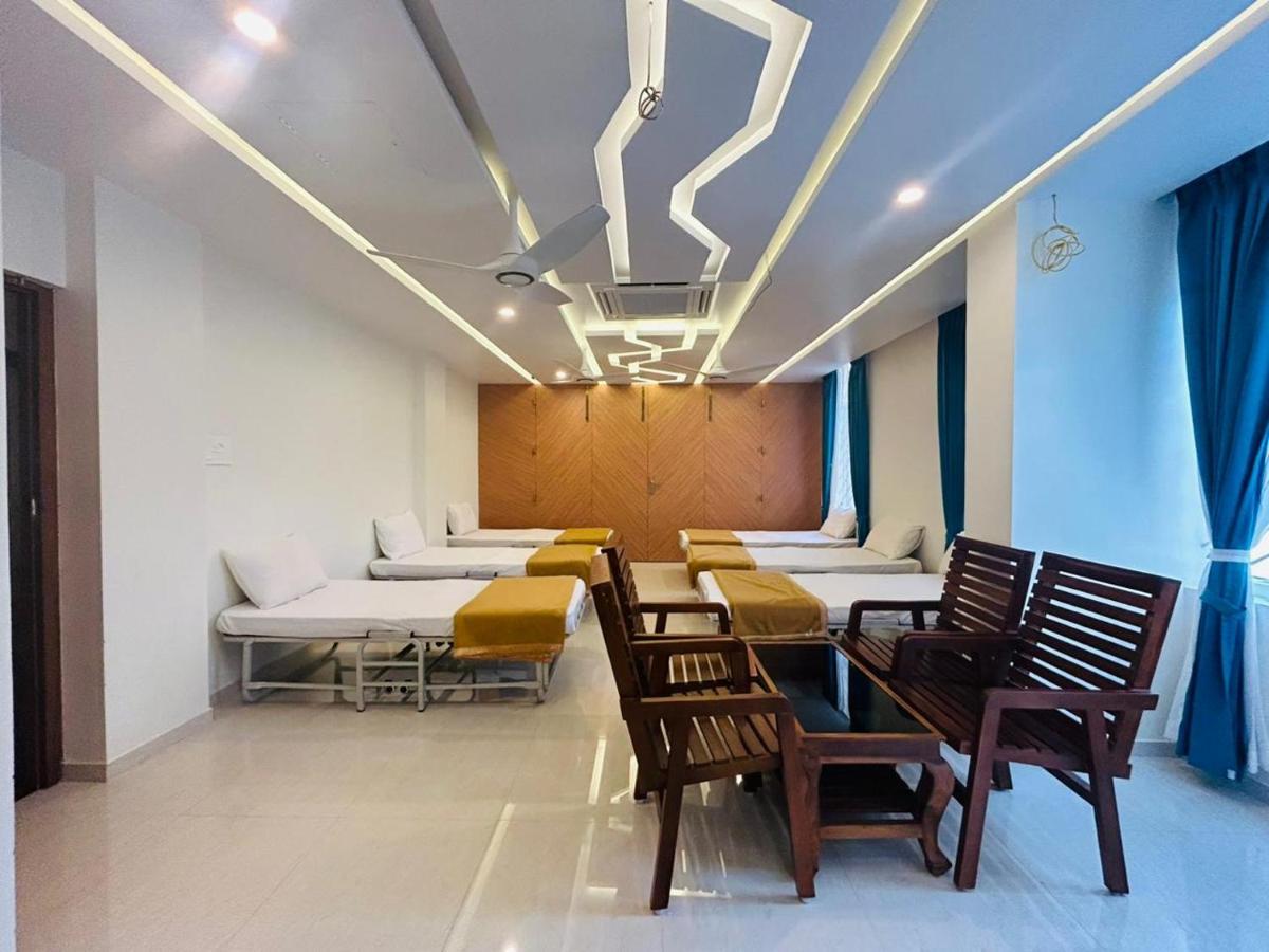 Готель Sree Bharat Residency Alandurai Екстер'єр фото