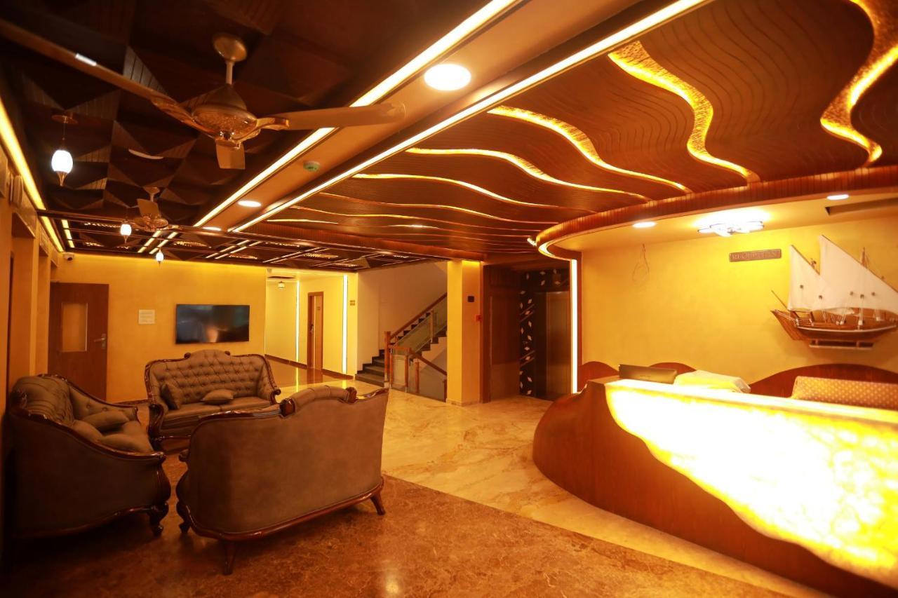 Готель Sree Bharat Residency Alandurai Екстер'єр фото