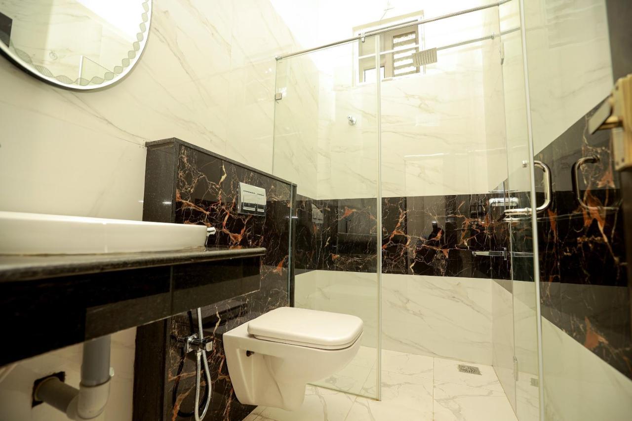 Готель Sree Bharat Residency Alandurai Екстер'єр фото