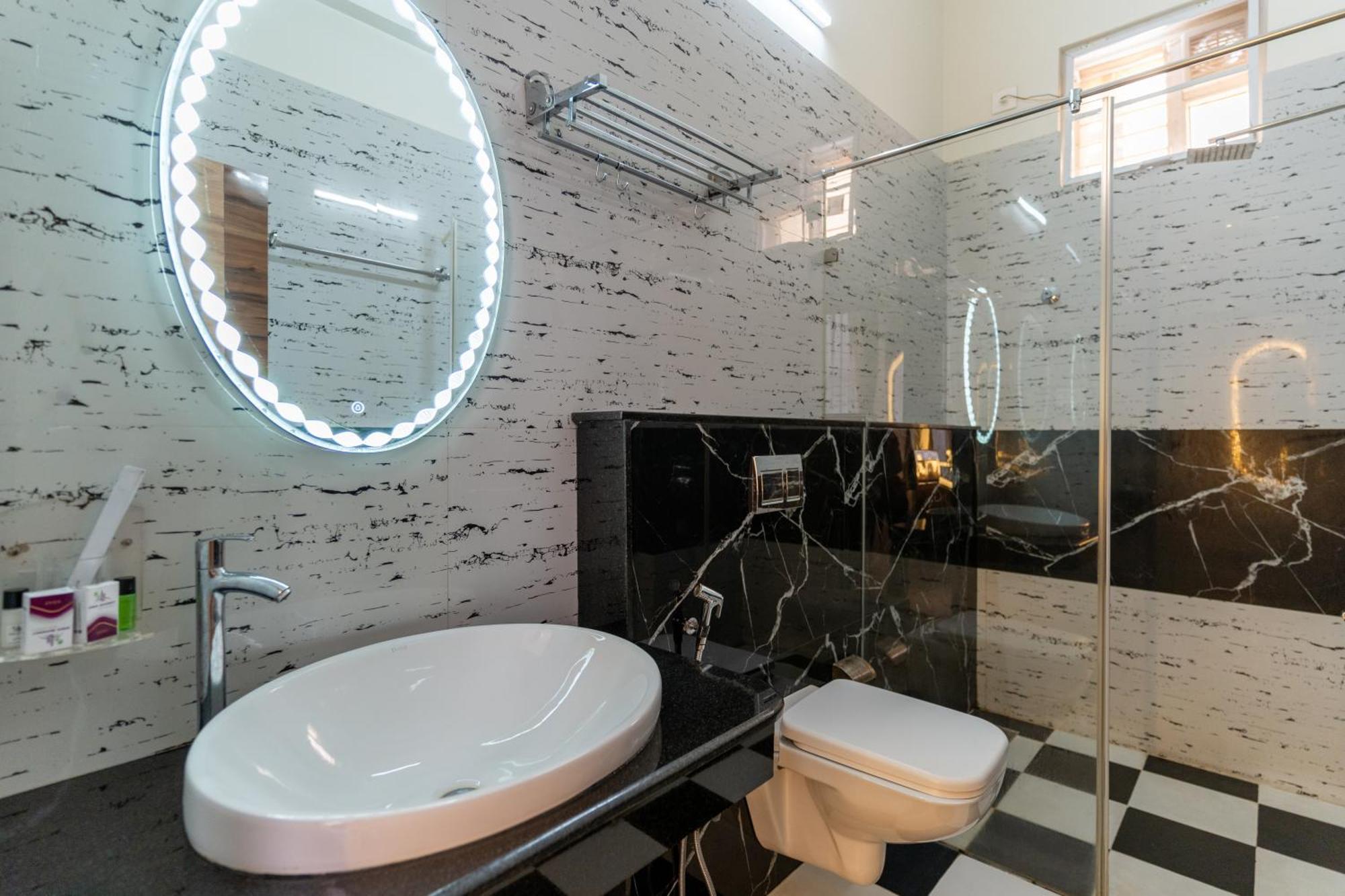 Готель Sree Bharat Residency Alandurai Екстер'єр фото