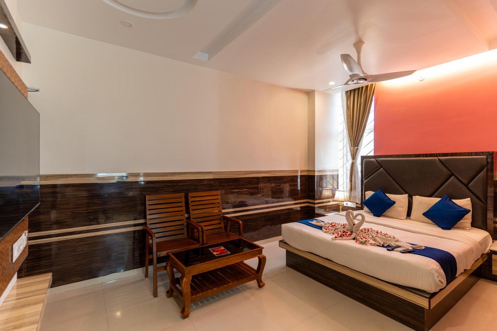 Готель Sree Bharat Residency Alandurai Екстер'єр фото