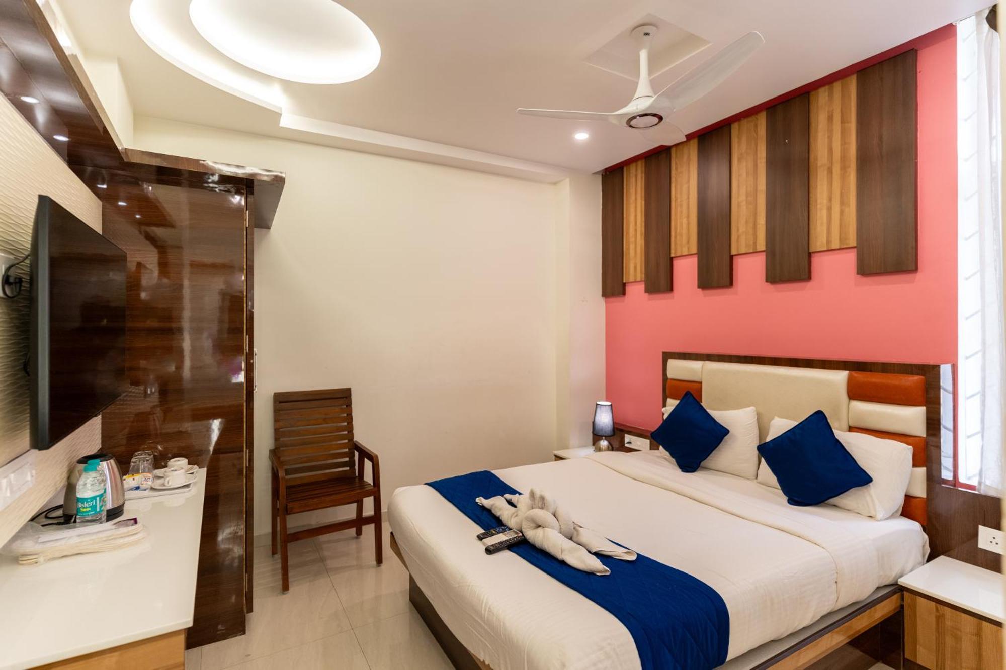 Готель Sree Bharat Residency Alandurai Екстер'єр фото