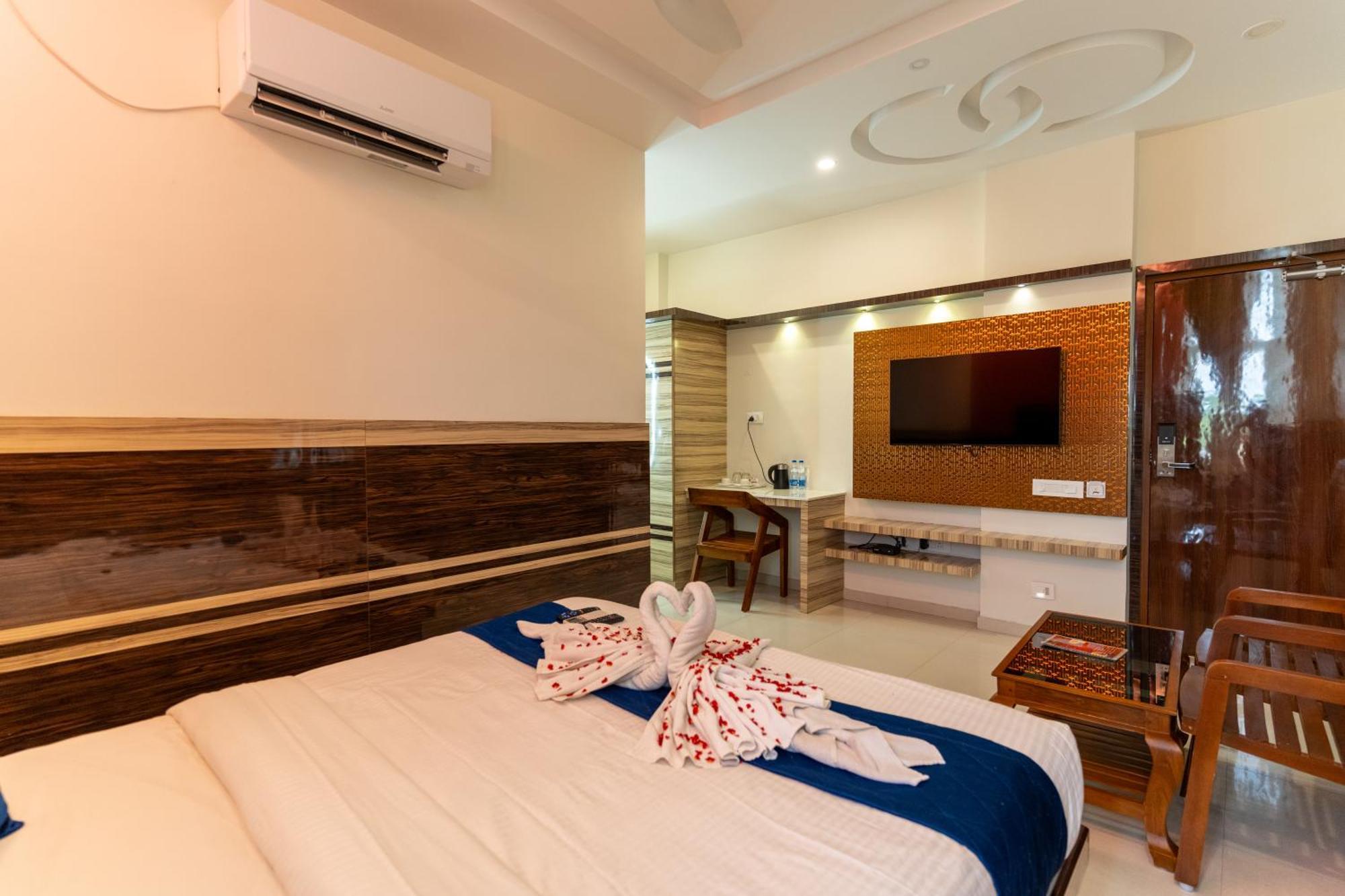 Готель Sree Bharat Residency Alandurai Екстер'єр фото