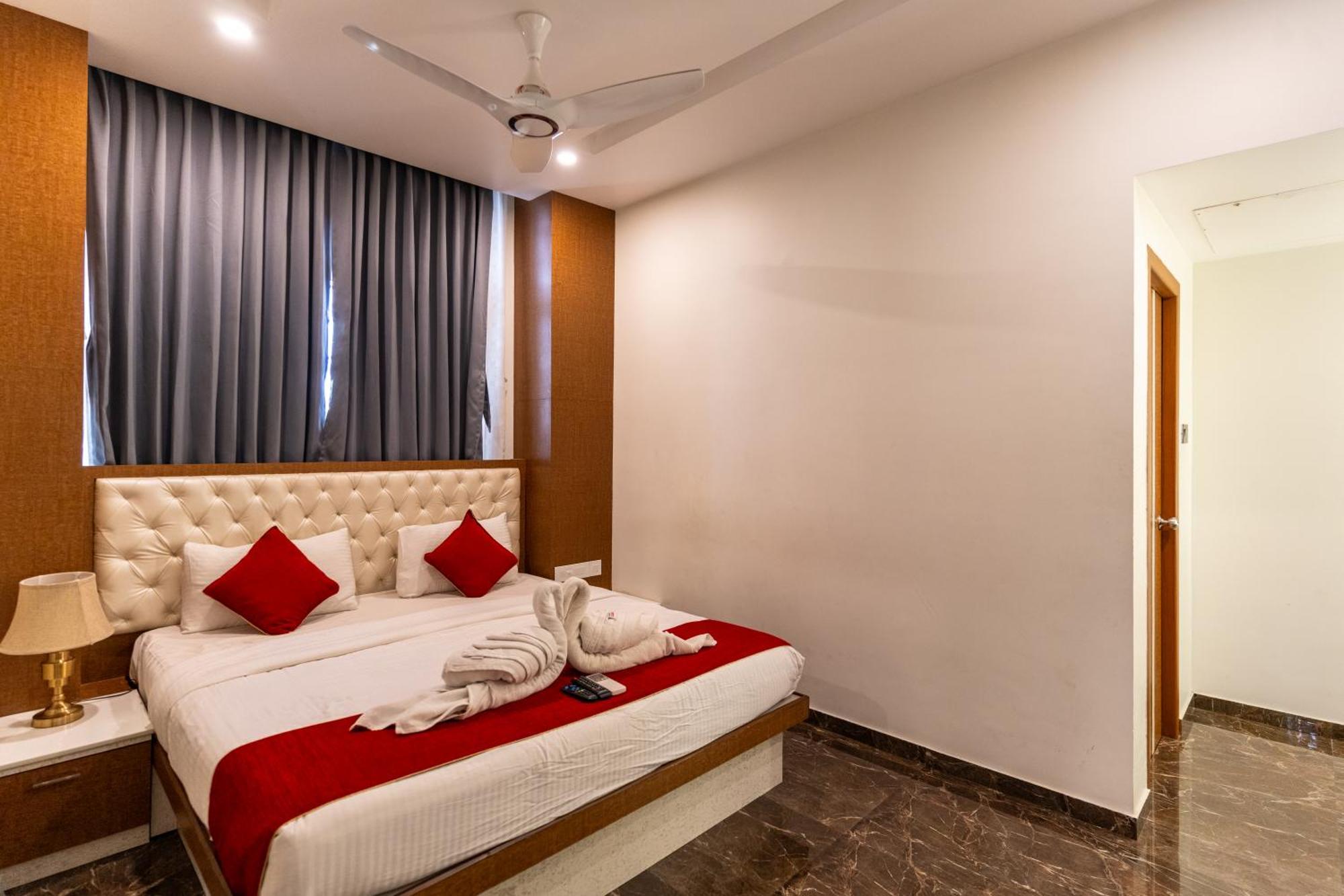 Готель Sree Bharat Residency Alandurai Екстер'єр фото