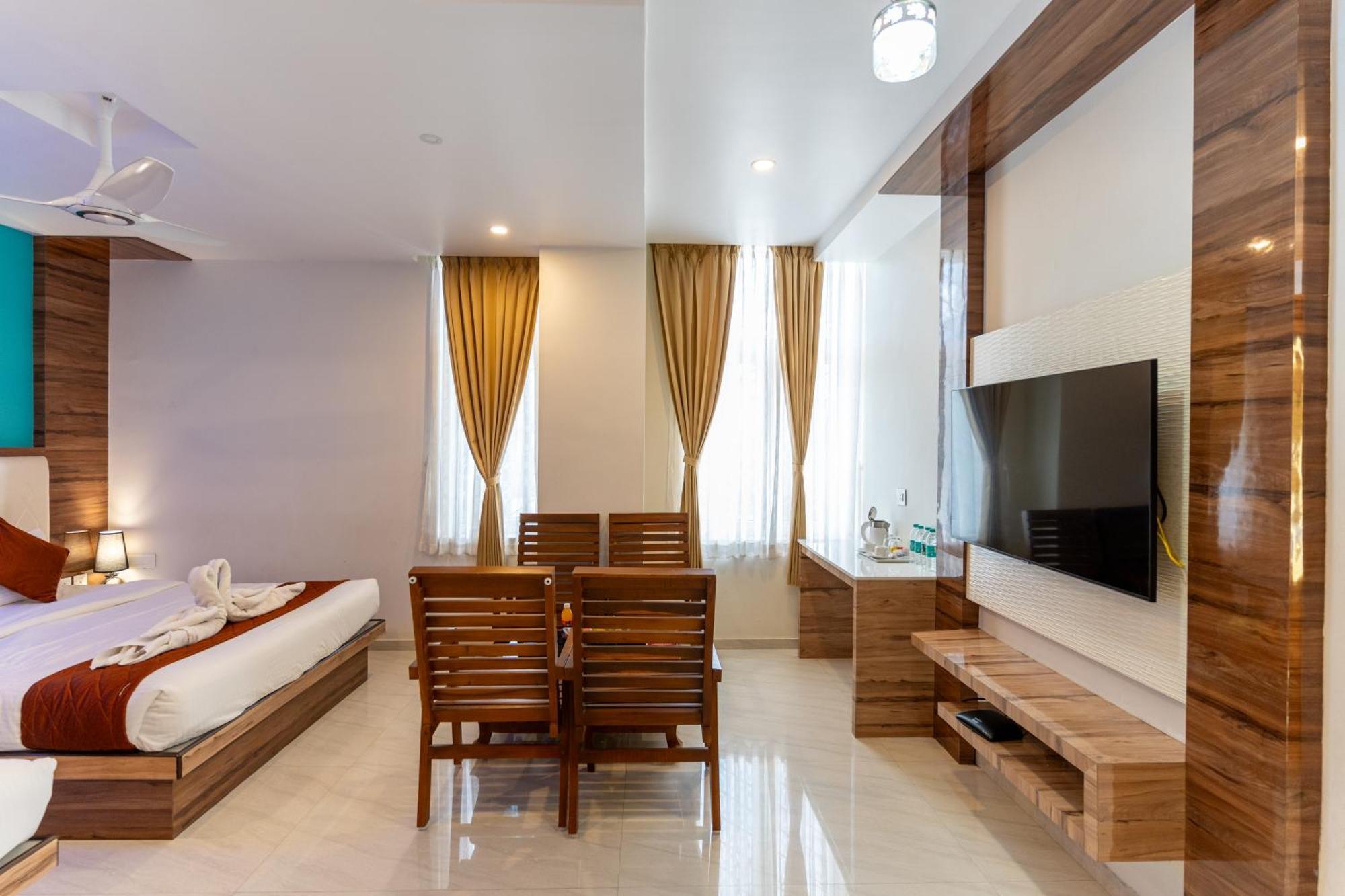 Готель Sree Bharat Residency Alandurai Екстер'єр фото