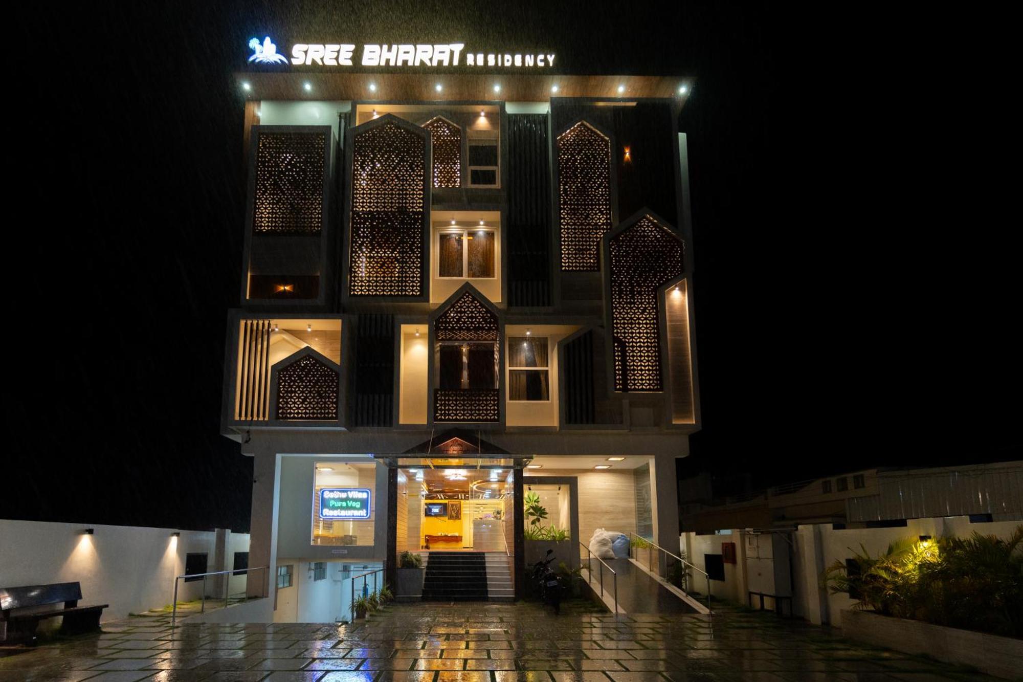 Готель Sree Bharat Residency Alandurai Екстер'єр фото